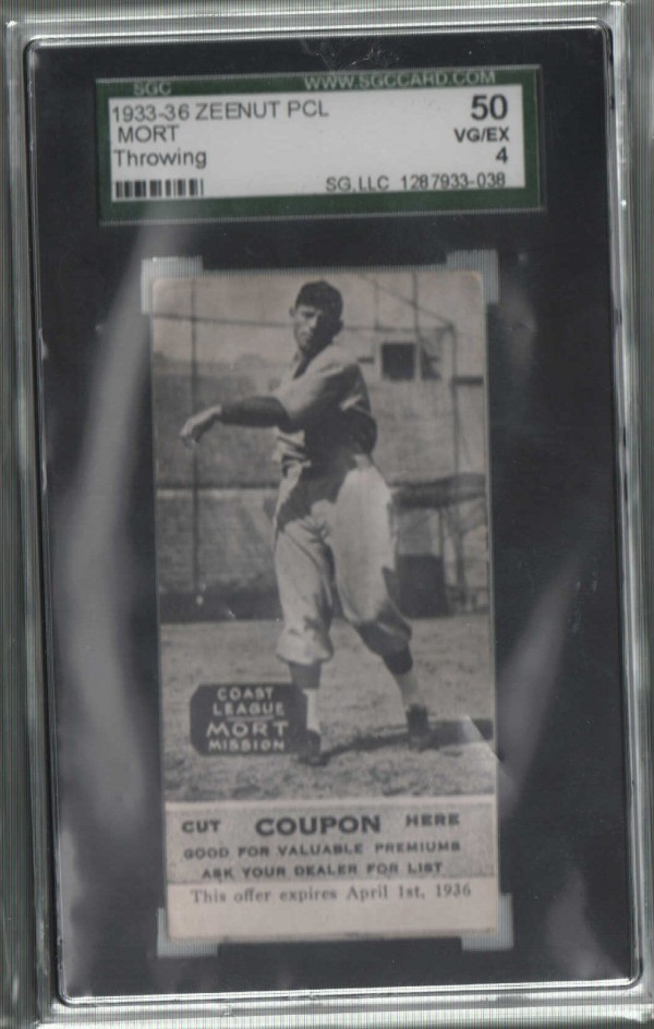 1933-36 Zeenut PCL #32 Roy Mort (throwing)