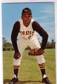 1968 Dexter Press #24 Roberto Clemente front image