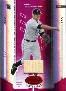 2004 Leaf Certified Materials Mirror Bat Red #60 Eric Munson/250