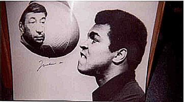 Muhammad Ali autographed ( signed autograph ) 11x16 photo
