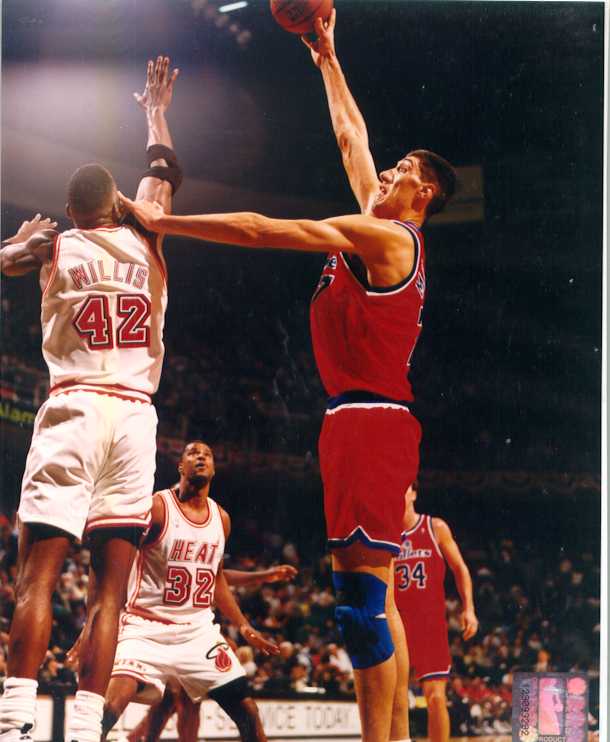 Gheorghe Muresan 8 x 10 Color Photo