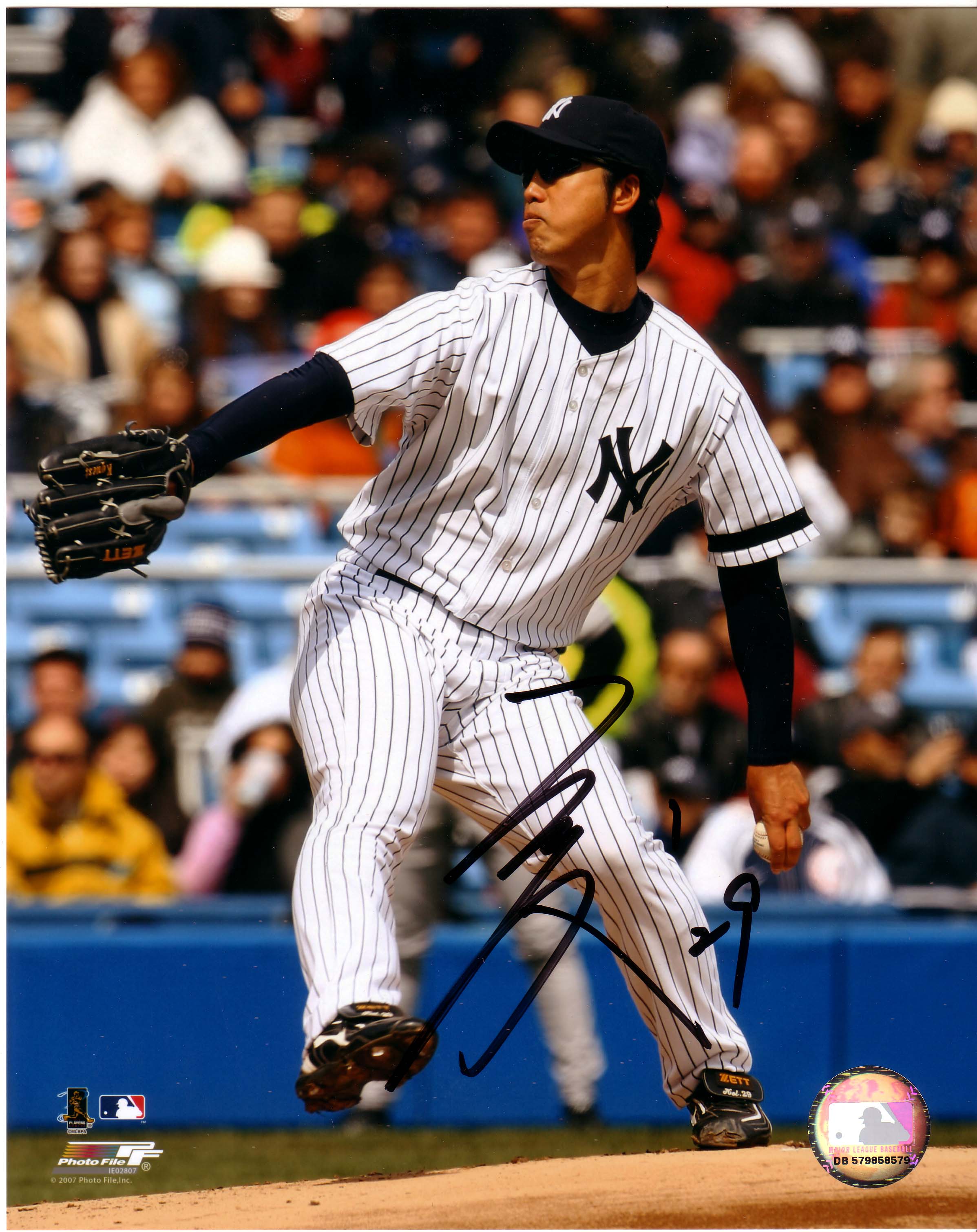 KEI IGAWA AUTOGRAPHED 8X10 PHOTO @ IN-STORE SIGNING