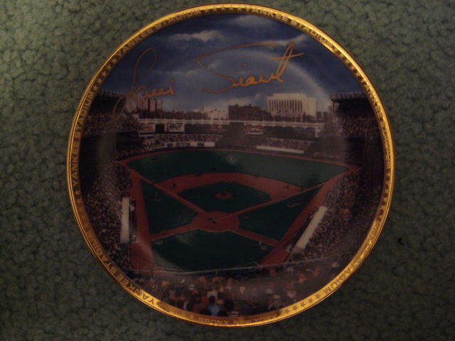 Luis Tiant Yankee Stadium Autographed 1989 Sports Impressions Mini Plate By Robert Stephen Simon With COA