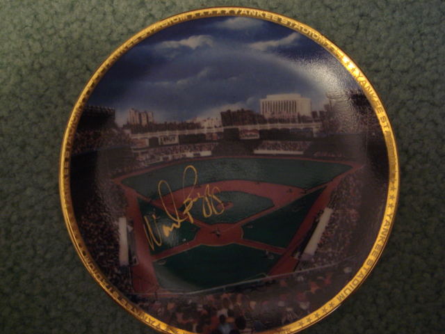 Wade Boggs Yankee Stadium Autographed 1989 Sports Impressions Mini Plate By Robert Stephen Simon With COA