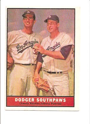 1961 Topps #207 Dodger Southpaws/Sandy Koufax/Johnny Podres