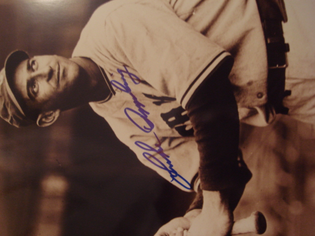 Luke Appling Autographed 8 X 10 White Sox Picture With COA