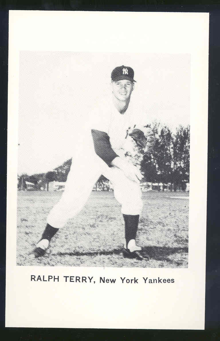 Post Card Black & White Vintage Photo Yankees 5 1/2