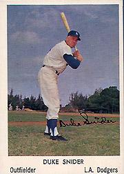 1960 Dodgers Bell Brand #2 Duke Snider