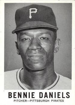 1960 Leaf #7 Benjamin Daniels