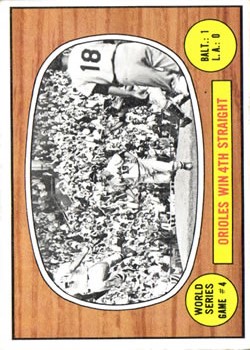 1967 Topps #154 World Series Game 4/Robinson/McNally