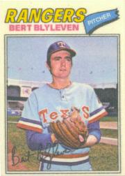 1977 Topps Cloth Stickers #5 Bert Blyleven