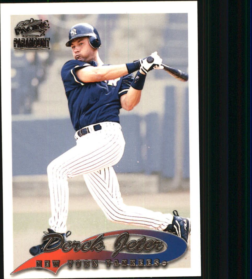 1999 Paramount #162 Derek Jeter