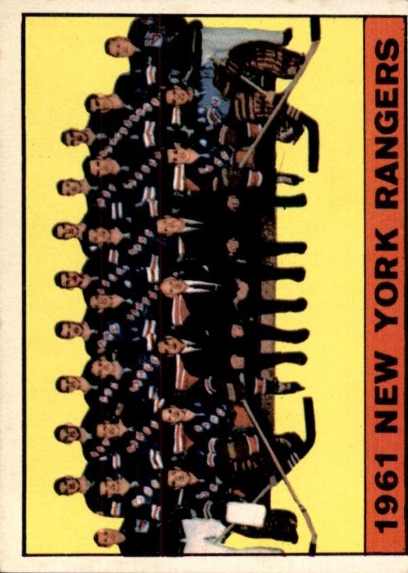 1961-62 Topps #63 Rangers Team Picture