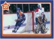 1982-83 Neilson's Gretzky #27 Deflecting Shots