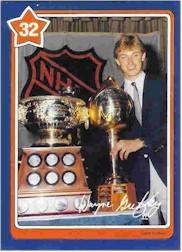 1982-83 Neilson's Gretzky #32 Forechecking
