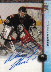 1998-99 Topps Autographs #A8 Dominik Hasek