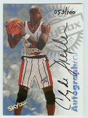 1997-98 SkyBox Premium Autographics Century Marks #33 Clyde Drexler