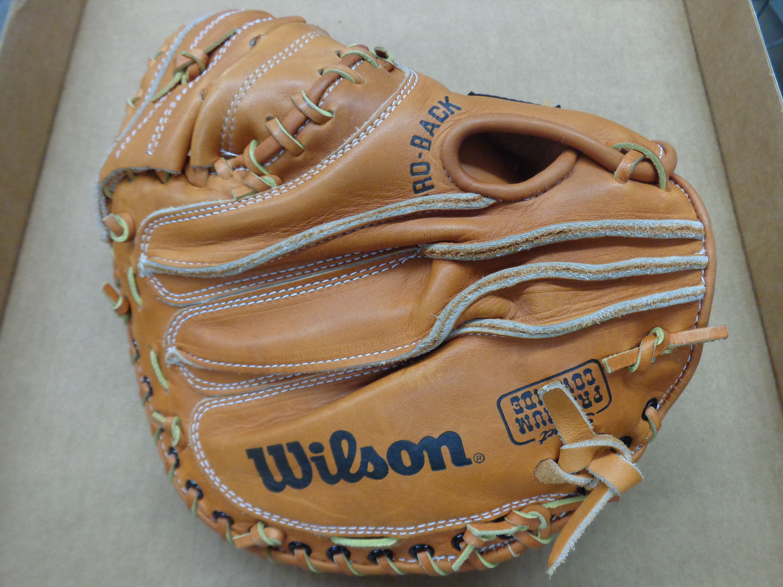 BENITO SANTIAGO Autographed **BRAND NEW** Wilson A2500 Catcher's