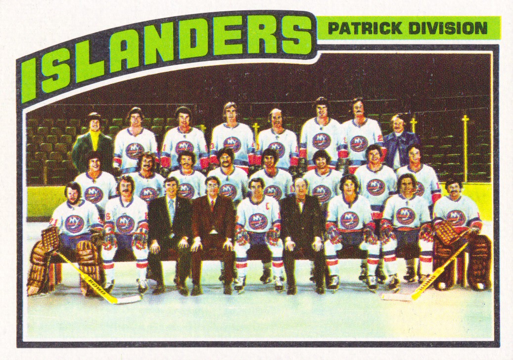 1976-77 Topps #142 Islanders Team CL