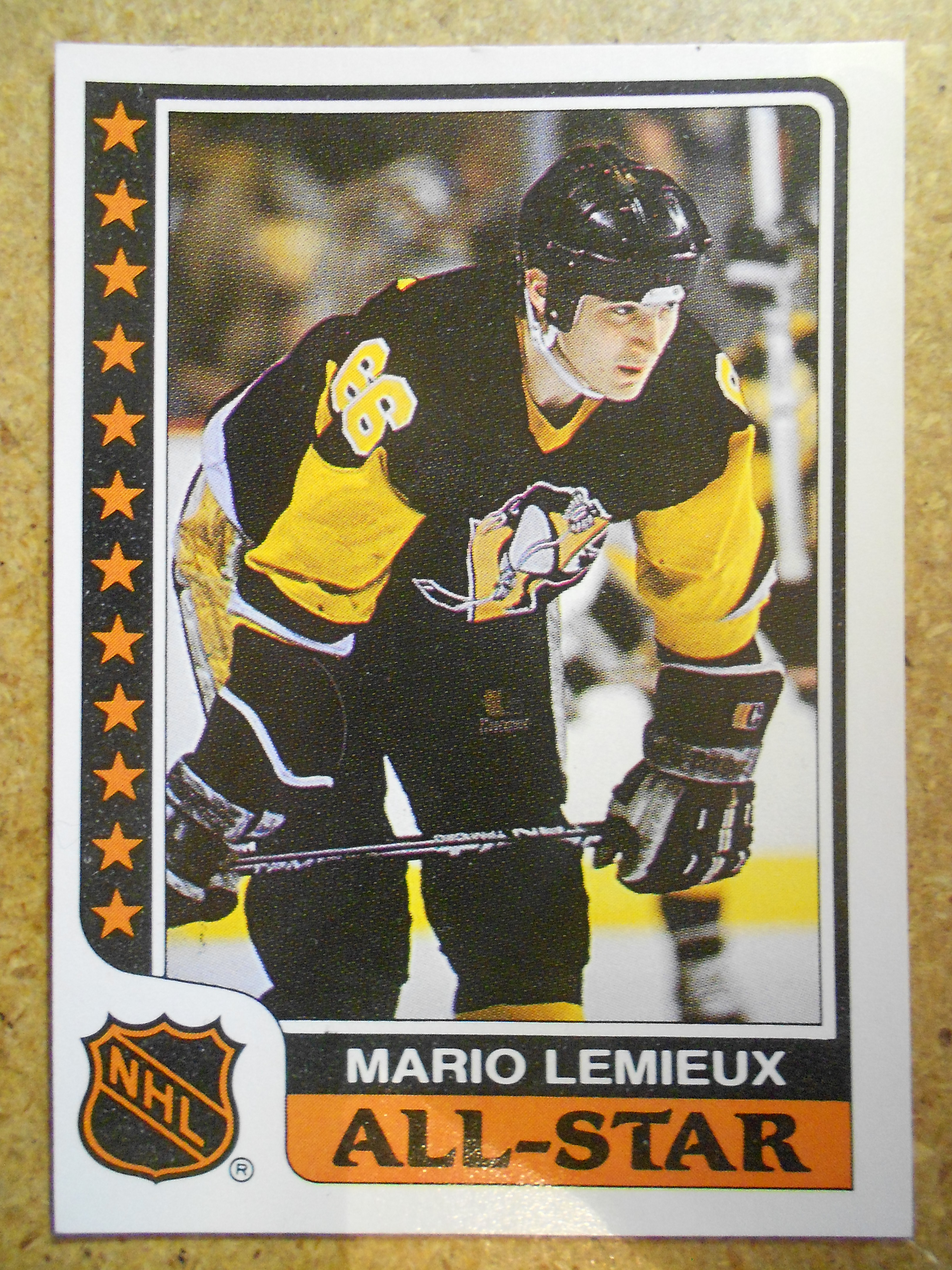 1985-86 Topps #9 Mario Lemieux Pittsburgh Penguins Rookie Signed Card  Beckett #2
