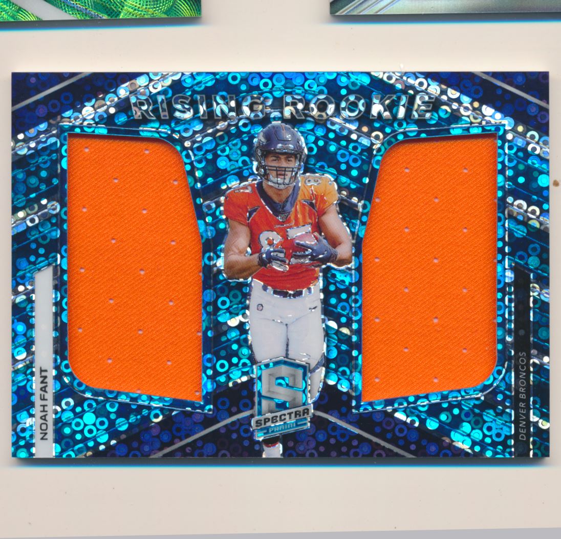 2019 Panini Spectra Rising Rookie Materials Neon Blue #20 Noah Fant