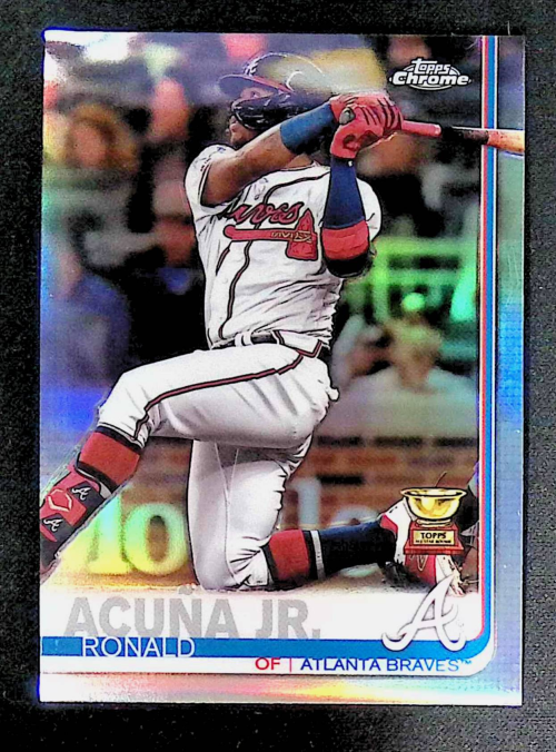 2019 Topps Chrome Photo Variation Refractors #117 Ronald Acuna Jr./On knees