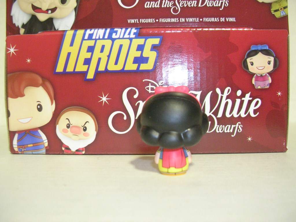 SNOW WHITE RED BOW Funko Pint Size Heroes Snow White and the Seven Dwarfs Vinyl Figure back image
