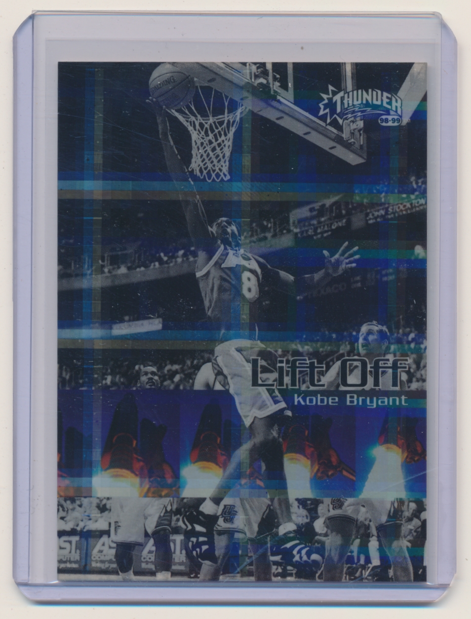 1998-99 SkyBox Thunder Lift Off #3 Kobe Bryant - NM-MT