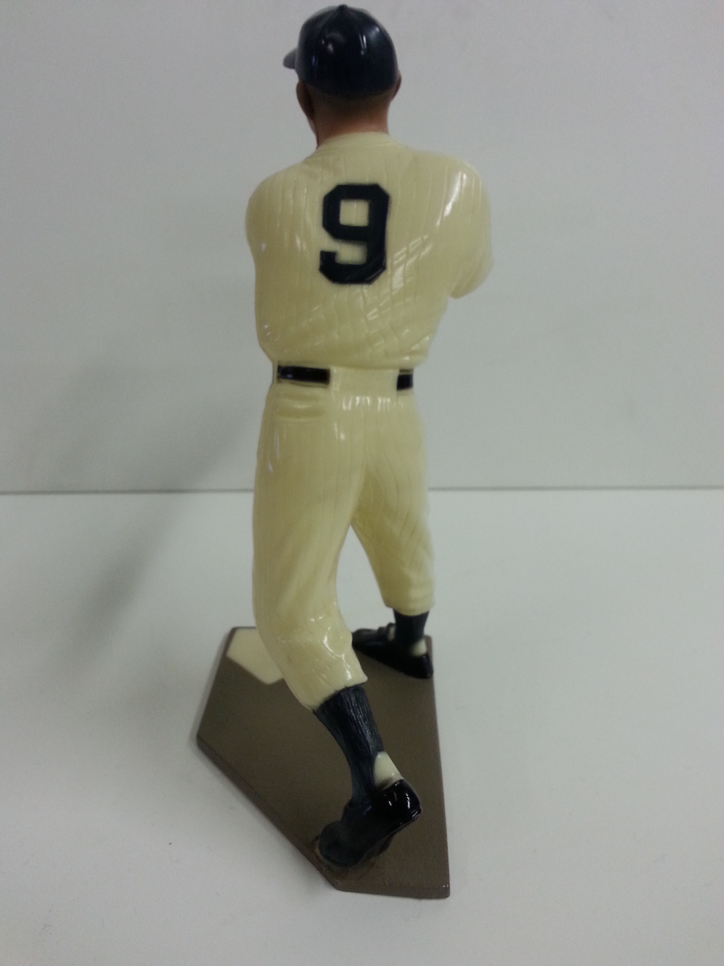 1958-63 Hartland Statues Baseball #18 Roger Maris back image