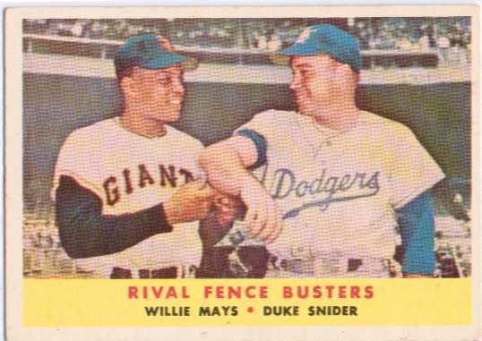 1958 Topps #436 Rival Fence Busters/Willie Mays/Duke Snider