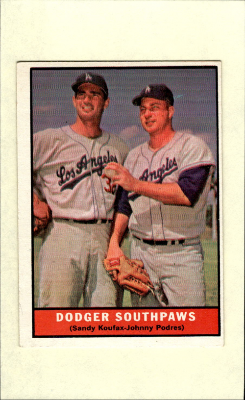 1961 Topps #207 Dodger Southpaws/Sandy Koufax/Johnny Podres