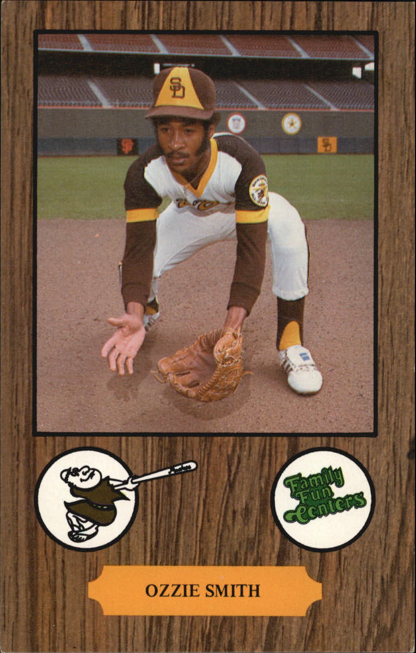 1979 Topps Ozzie Smith Rookie Card RC #116 Padres Good Condition