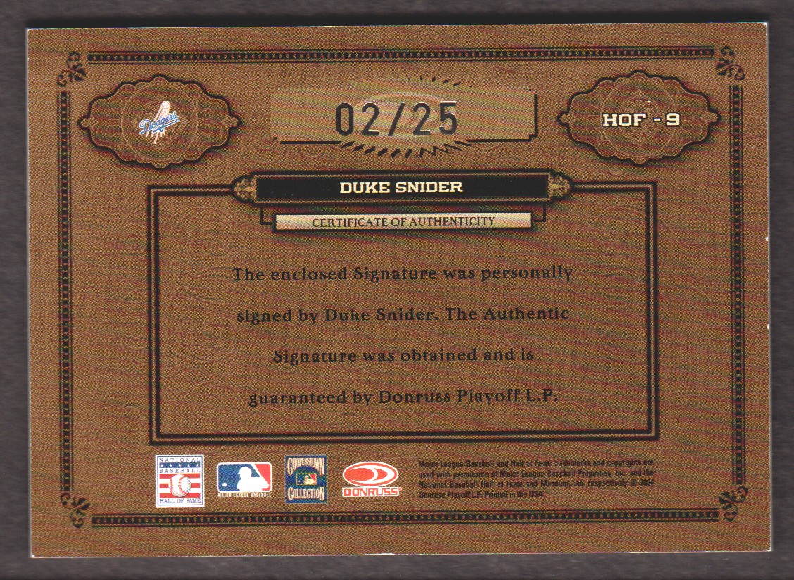 2004 Timeless Treasures HOF Materials Signature #9 Duke Snider/25 back image