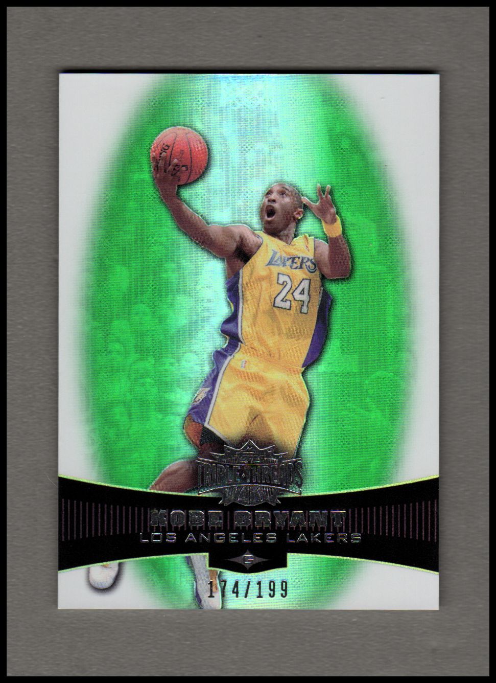 2006-07 Topps Triple Threads Emerald #22 Kobe Bryant