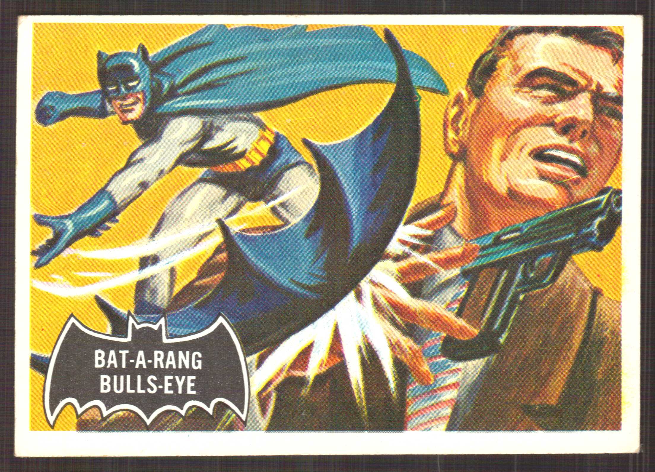 1966 Topps Batman Black Bat #32 Bat-A-Rang Bulls-Eye