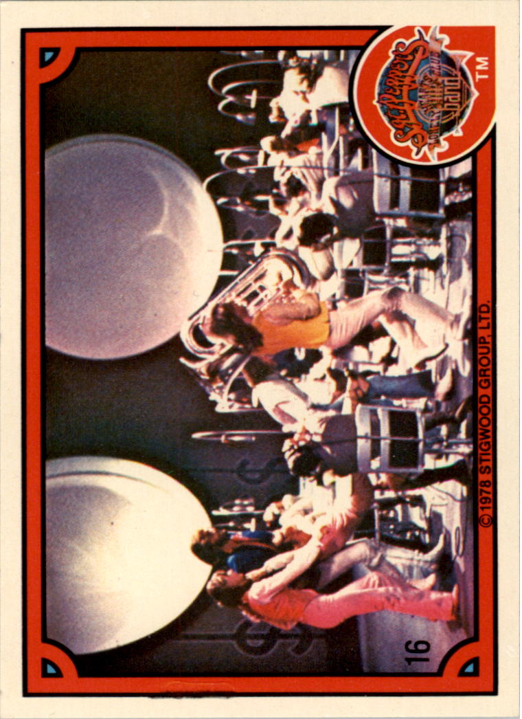1978 Donruss Sgt. Pepper's Lonely Hearts Club Band #16 (Band scene)