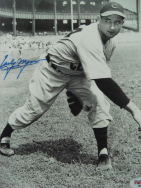 Early Wynn Autographed 8 x 10 Indians picture with PSA Coa