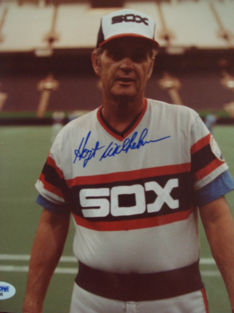 Hoyt Wilhelm Autographed 8 x 10 White Sox Picture with PSA Coa
