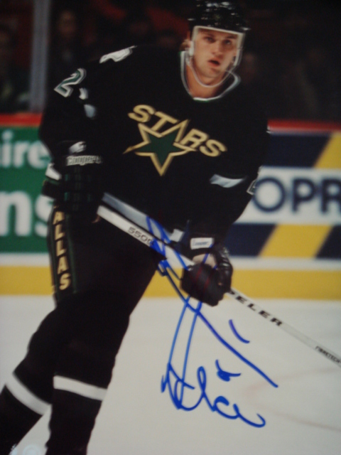 Darian Hatcher autographed 8 x 10 Stars picture with Coa