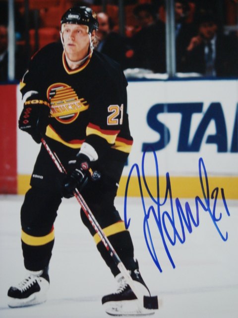 Jyrki Lumme autographed 8 x 10 Canucks picture with coa