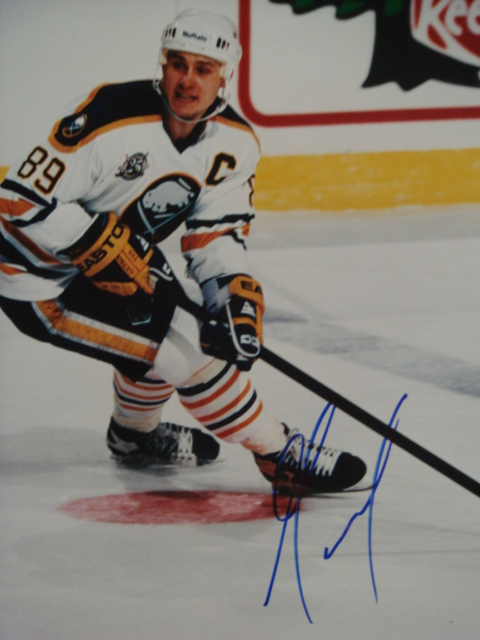 Alexander Mogilny autographed 8 x 10 picture with coa skating