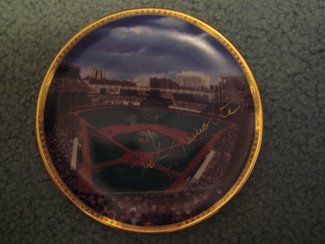 Buck Showalter Yankee Stadium Autographed 1989 Sports Impressions Mini Plate By Robert Stephen Simon With COA