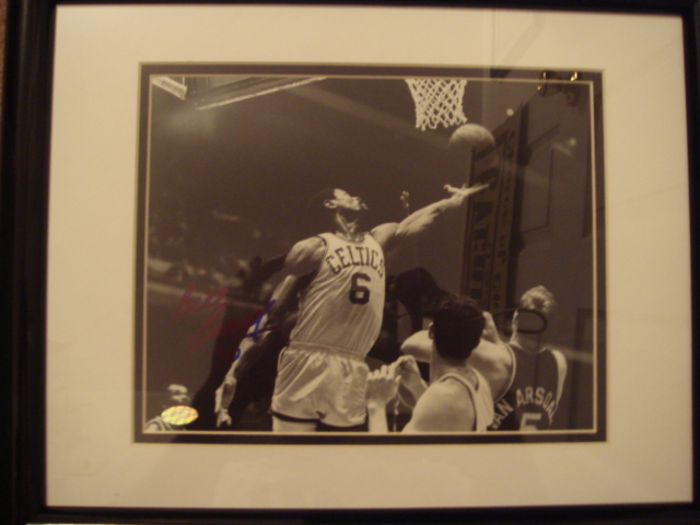 Bill Russell Aotographed 8 X 10 Photo with Mounted Memories COA Framed