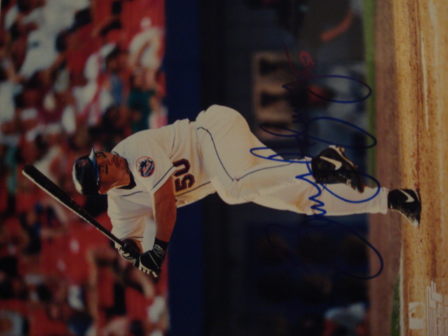 Benny Agbayani Autographed 8 x 10 Mets Picture With COA