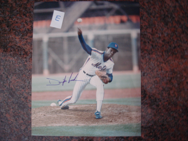 Dwight Gooden Autographed 8 X 10 Mets Picture With COA pose E