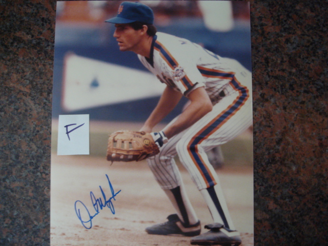 Dave Magadan Autographed 8 X 10 Mets Picture With COA pose F