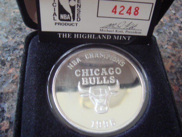 1996 NBA Champions Chicago Bulls The Hyland Mint One Troy Ounce .999 Fine Silver Coin