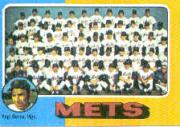 1975 Topps Mini #421 New York Mets CL/Yogi Berra MG