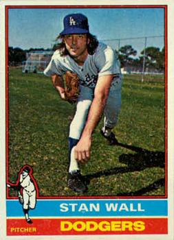 1976 Topps #584 Stan Wall RC