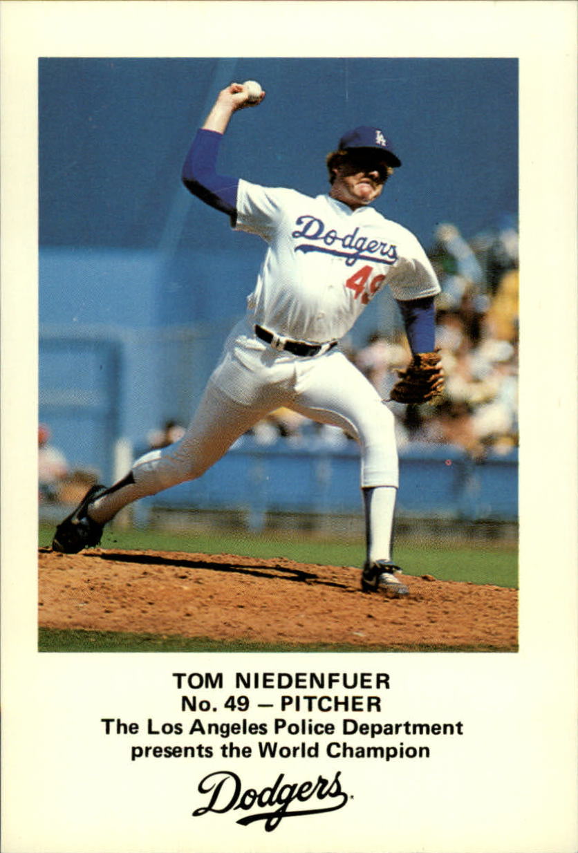 Autographed Los Angeles Dodgers Tom Niedenfuer 2005 Topps #12 Card